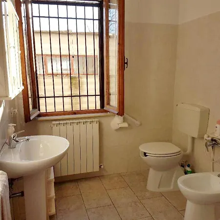 House With 5 Bedrooms In With Furnished Garden And Wifi 18 Km From The Beach * Monte San Pietrangeli