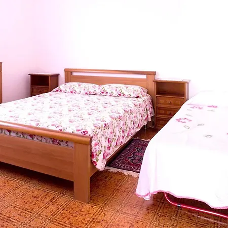 House With 5 Bedrooms In With Furnished Garden And Wifi 18 Km From The Beach Ferienhaus *