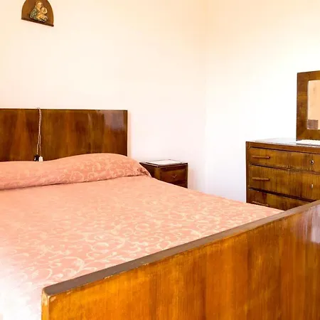House With 5 Bedrooms In With Furnished Garden And Wifi 18 Km From The Beach Ferienhaus