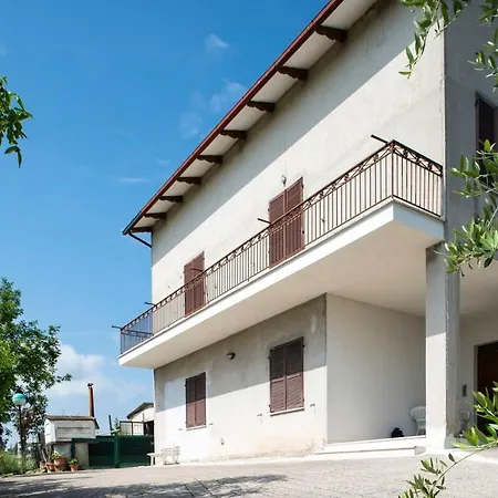 House With 5 Bedrooms In With Furnished Garden And Wifi 18 Km From The Beach